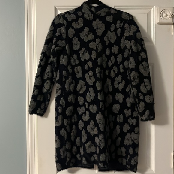 Nine West, Women's long cardigan, size small, leopard print , gray, black - Picture 5 of 7